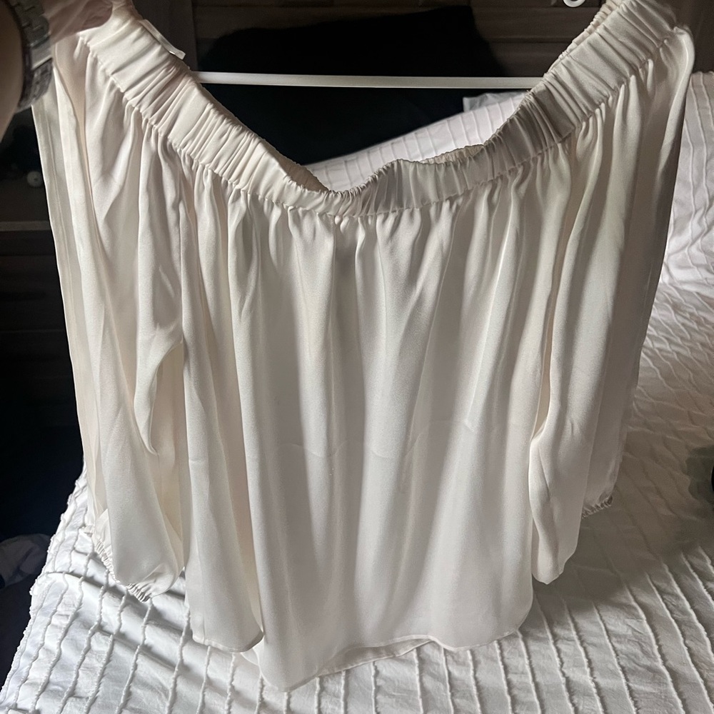 Express satin top - Picture 2 of 4